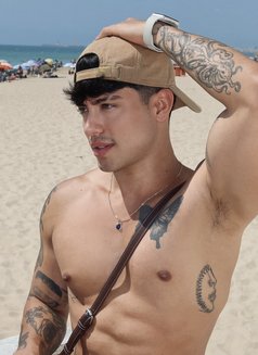 Apolo - Masajista in Dubai Photo 1 of 9