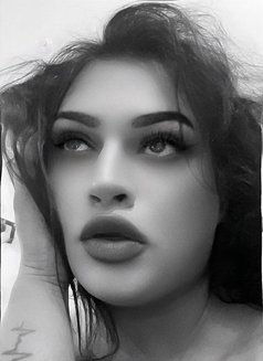 Apoorva - Transsexual escort in Chandigarh Photo 3 of 4