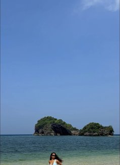 Apple - escort in Manila Photo 1 of 4