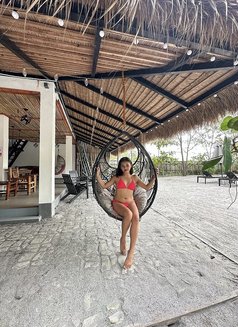 Apple - escort in Manila Photo 4 of 5