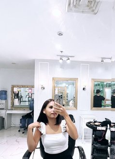 Apple - escort in Manila Photo 5 of 5