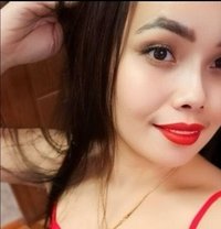 Students on vacation - escort in Singapore
