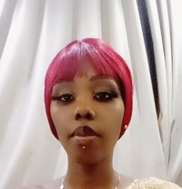 Apple - adult performer in Dammam