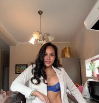 Apple juicy - escort in Taipei Photo 2 of 4