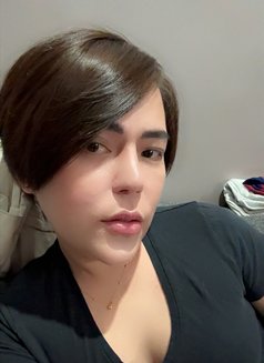 apple lee - Male escort in Kuwait Photo 2 of 3