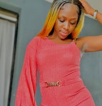 Apple - escort in Noida