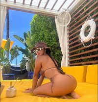 April Angel Squirt - puta in Bali Photo 7 of 7