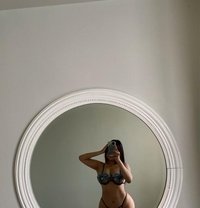 April Angel Squirt - puta in Jakarta
