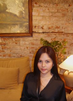 April - escort in Taipei Photo 15 of 15
