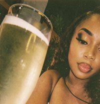 April@Kilimani - Acompañantes transexual in Nairobi