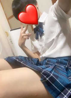 April - Transsexual escort in Tokyo Photo 2 of 4