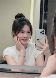 Aprilia - puta in Bogotá Photo 3 of 3