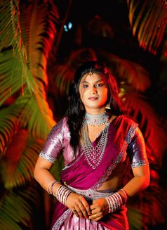 Shiney shemale - Transsexual escort in Hyderabad Photo 1 of 6