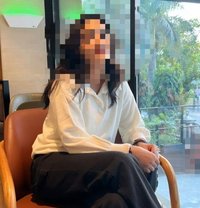 real meet and cam show - escort in Bangalore Photo 3 of 3