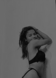 Hey I'm Apurva, Independent girl - puta in New Delhi Photo 2 of 16