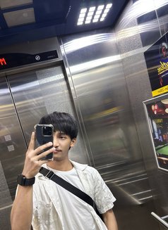 Ar Ky - masseur in Al Juffair Photo 9 of 11