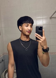 Ar Ky - masseur in Al Juffair Photo 10 of 11