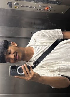 Ar Ky - masseur in Al Juffair Photo 11 of 11