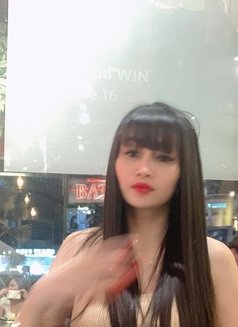 Ara - escort in Dubai Photo 3 of 9
