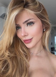 Ara - escort in Taipei Photo 1 of 6