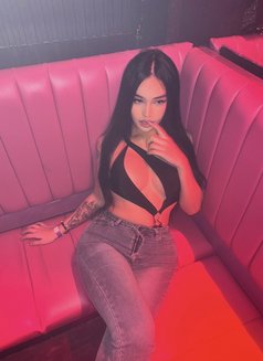 Ara Belle - Acompañantes transexual in Bangkok Photo 10 of 17