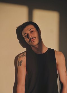 Araam - Male escort in Beirut Photo 4 of 7