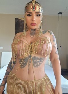 Arab Domme - Dominadora in Hamilton, Canada Photo 4 of 5