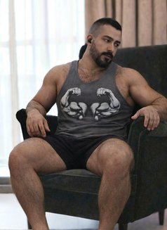Arab Hairy - Acompañantes masculino in Dubai Photo 13 of 14