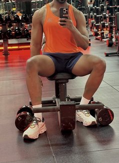 Black Arab - Male escort in Dubai Photo 4 of 9