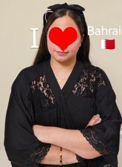 Arab Sunrise with 3some available now - escort in Al Manama Photo 6 of 7