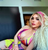 Arab “Yaraa” - Acompañantes transexual in Dubai Photo 16 of 17