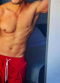 ArabCrocodile for ladies&couples - Acompañantes masculino in Dubai Photo 6 of 7