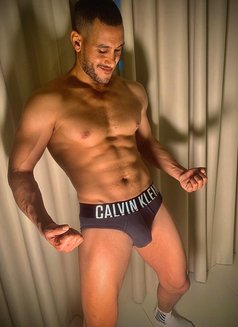 ArabCrocodile for ladies&couples - Male escort in Dubai Photo 1 of 7