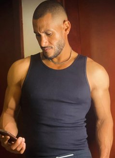 ArabCrocodile for ladies&couples - Male escort in Dubai Photo 3 of 7