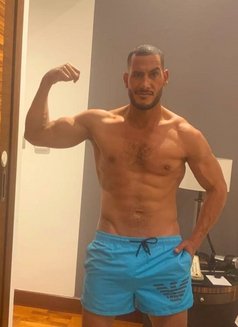 ArabCrocodile for ladies&couples - Male escort in Dubai Photo 5 of 7