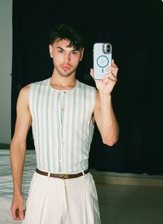 Arabe Slim Boy - Acompañantes masculino in Jeddah Photo 3 of 6