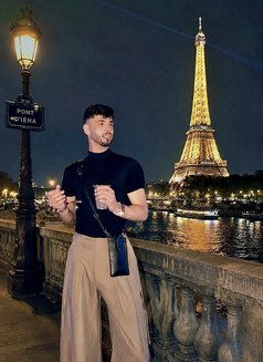 Arabe Slim Boy - Acompañantes masculino in Jeddah Photo 5 of 6