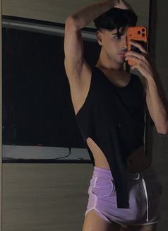 Arabe Slim Boy - Male escort in Khobar Photo 1 of 3