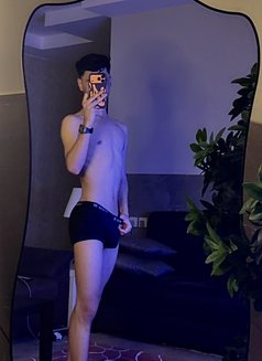 Arabe Slim Boy - Male escort in Khobar Photo 2 of 3