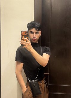 Arabe Slim Boy - Male escort in Khobar Photo 3 of 3