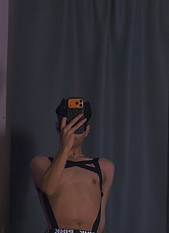 Arabe Slim Boy - Male escort in Khobar Photo 7 of 10