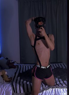 Arabe Slim Boy - Male escort in Khobar Photo 9 of 10