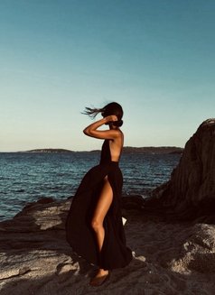 Arabela - escort in Bucharest Photo 1 of 4