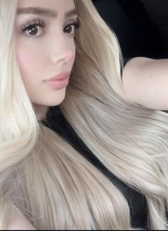 Arabela - puta in Al Manama Photo 1 of 4