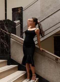 Arabella Blair (all natural!) - escort in Dubai Photo 1 of 12