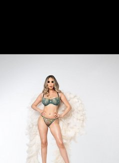 Arabella - escort in Shanghai Photo 2 of 7