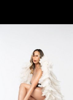 Arabella - escort in Shanghai Photo 4 of 7
