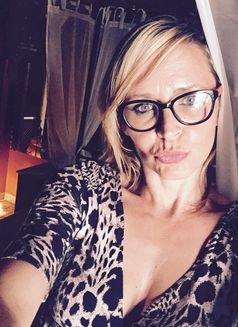 Arabella - escort in London Photo 6 of 7