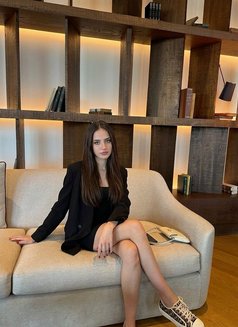 Arabella - puta in Dubai Photo 6 of 6