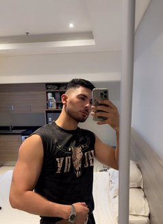 Arabi Xxl - Male escort in Al Juffair Photo 2 of 7